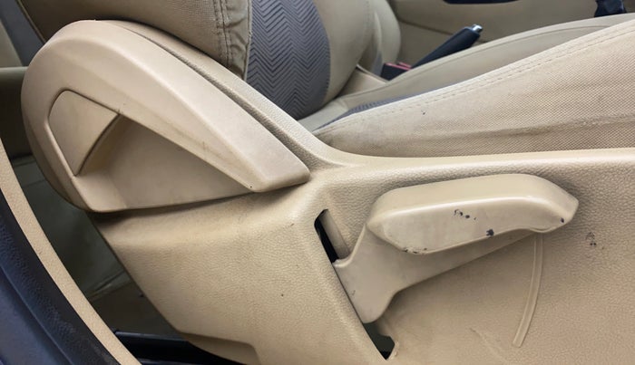 2017 Ford Figo Aspire TITANIUM1.5 DIESEL, Diesel, Manual, 1,25,588 km, Driver Side Adjustment Panel