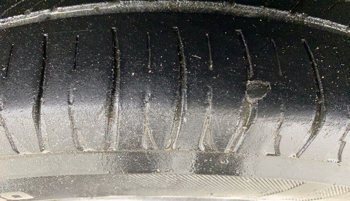 2018 Maruti Alto K10 VXI, Petrol, Manual, 65,922 km, Left Front Tyre Tread