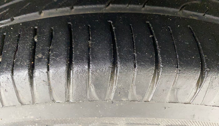 2018 Maruti Alto K10 VXI, Petrol, Manual, 65,922 km, Right Front Tyre Tread