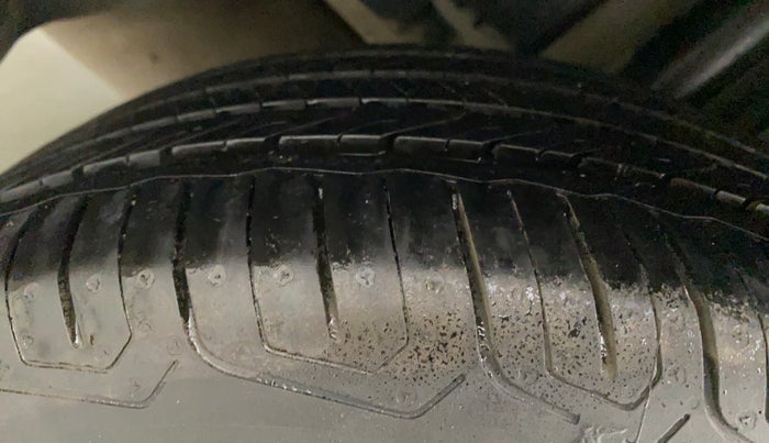 2017 Maruti Ciaz ALPHA 1.4 PETROL, Petrol, Manual, 93,015 km, Right Rear Tyre Tread