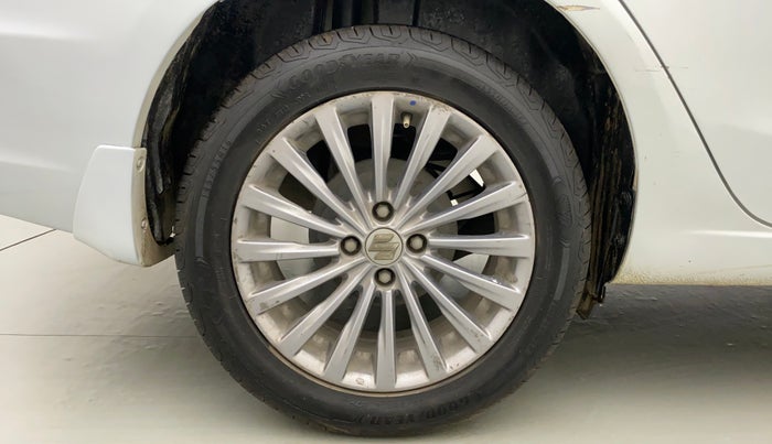2017 Maruti Ciaz ALPHA 1.4 PETROL, Petrol, Manual, 93,015 km, Right Rear Wheel