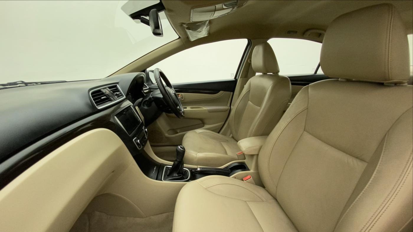 2017 Maruti Ciaz ALPHA 1.4 PETROL, Petrol, Manual, 93,015 km, Right Side Front Door Cabin