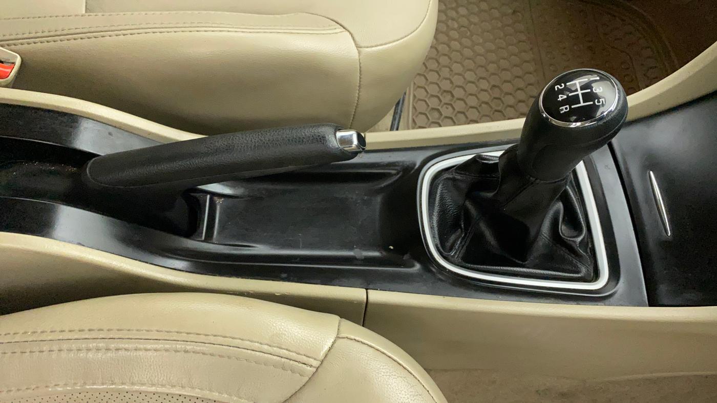 2017 Maruti Ciaz ALPHA 1.4 PETROL, Petrol, Manual, 93,015 km, Gear Lever