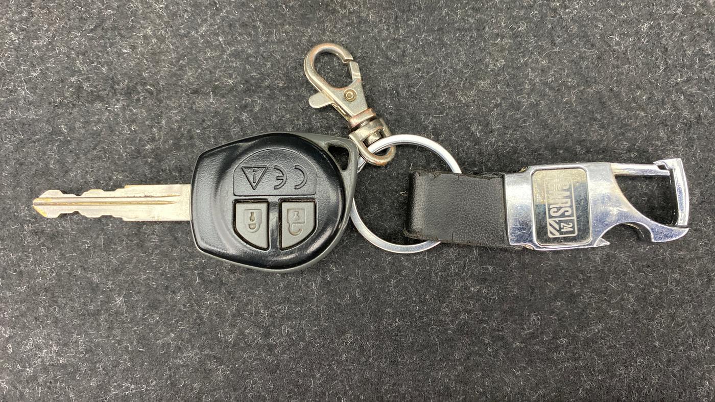 2019 Maruti Swift VXI AMT D, Petrol, Automatic, 17,576 km, Key Close Up
