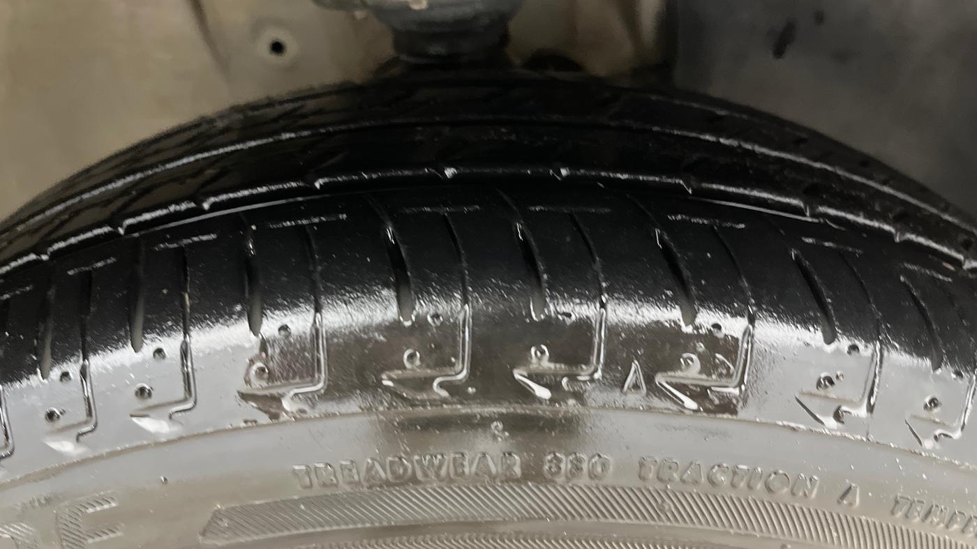 2019 Maruti IGNIS ZETA 1.2 AMT, Petrol, Automatic, 44,362 km, Right Front Tyre Tread