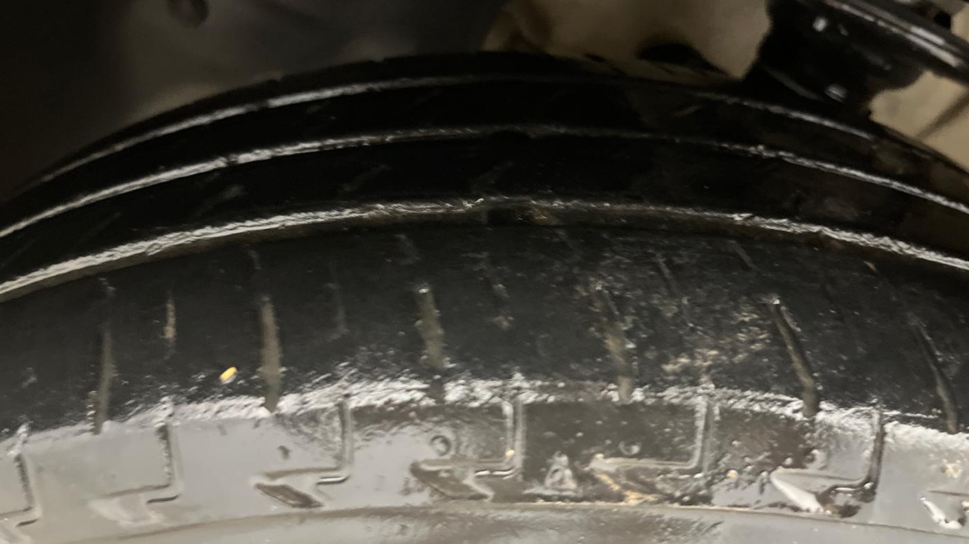 2019 Maruti IGNIS ZETA 1.2 AMT, Petrol, Automatic, 44,362 km, Left Front Tyre Tread