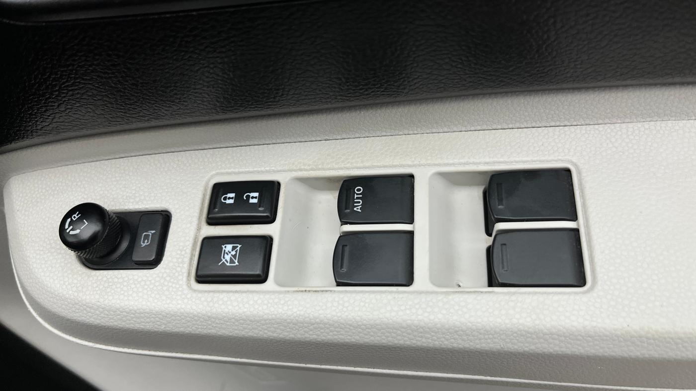 2019 Maruti IGNIS ZETA 1.2 AMT, Petrol, Automatic, 44,362 km, Driver Side Door Panels Control