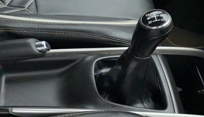 2017 Maruti Baleno DELTA PETROL 1.2, Petrol, Manual, 27,327 km, Gear Lever