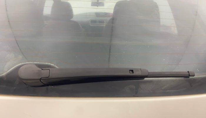 2014 Volkswagen Polo HIGHLINE1.2L, Petrol, Manual, 1,18,268 km, Rear Wiper