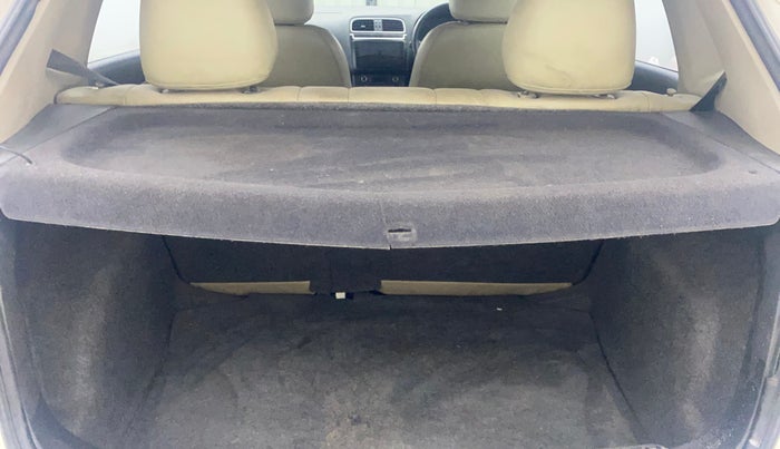 2014 Volkswagen Polo HIGHLINE1.2L, Petrol, Manual, 1,18,268 km, Boot Inside