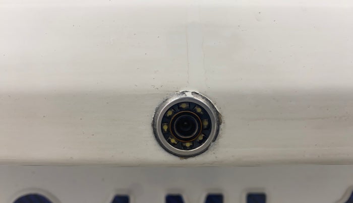 2014 Volkswagen Polo HIGHLINE1.2L, Petrol, Manual, 1,18,268 km, Parking Camera