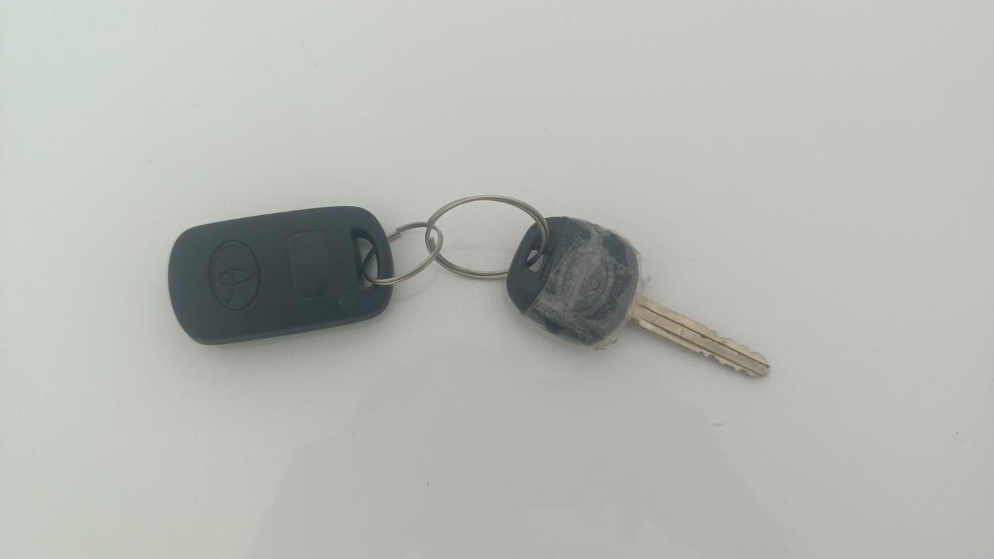 2019 Toyota Etios Liva V DUAL TONE, Petrol, Manual, 1,30,217 km, Key Close Up