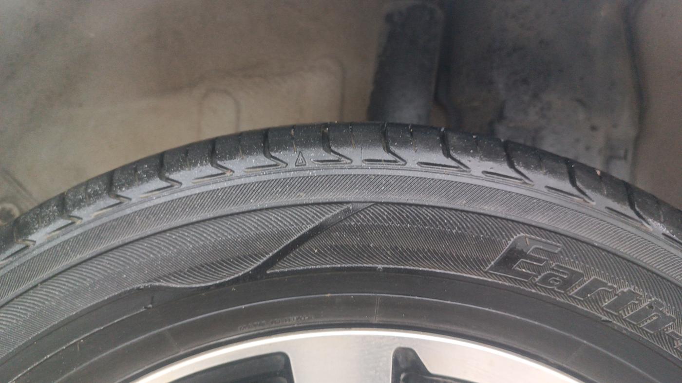 2019 Toyota Etios Liva V DUAL TONE, Petrol, Manual, 1,30,217 km, Left Rear Tyre Tread