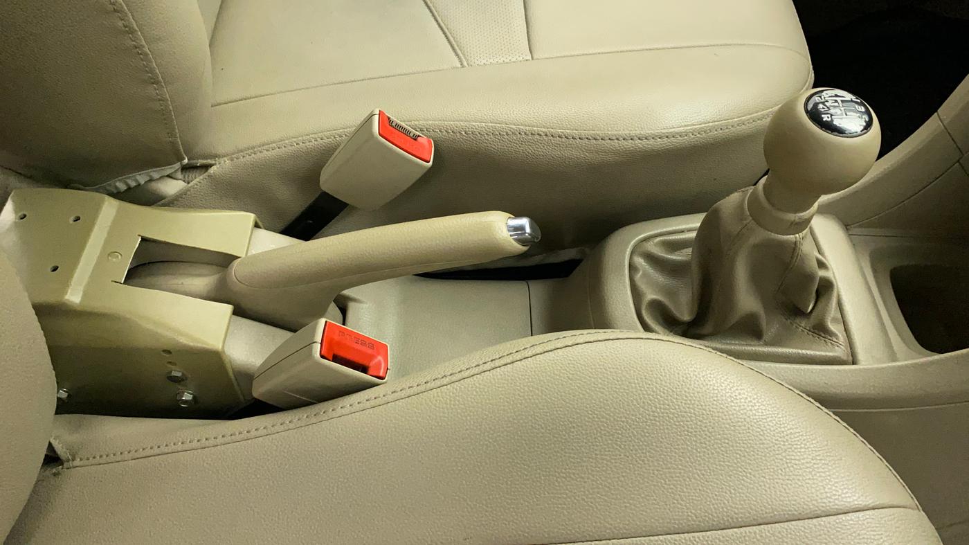 2014 Maruti Swift Dzire VXI, Petrol, Manual, 62,373 km, Gear Lever
