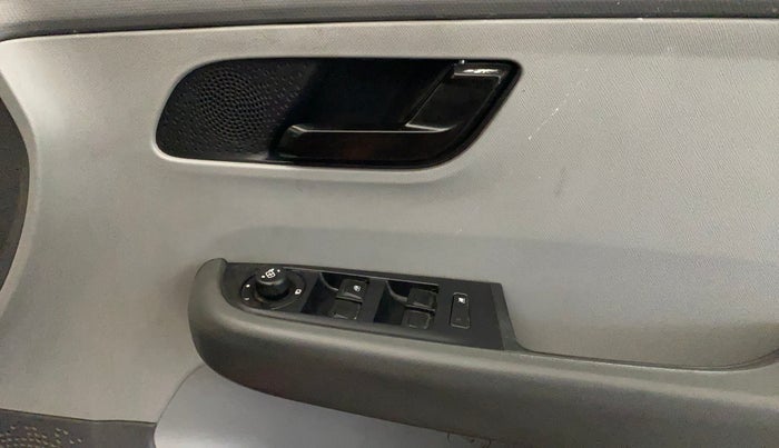 2020 Tata ALTROZ XT PETROL, Petrol, Manual, 87,123 km, Driver Side Door Panels Control