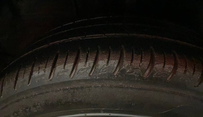 2020 Tata ALTROZ XT PETROL, Petrol, Manual, 87,123 km, Left Rear Tyre Tread