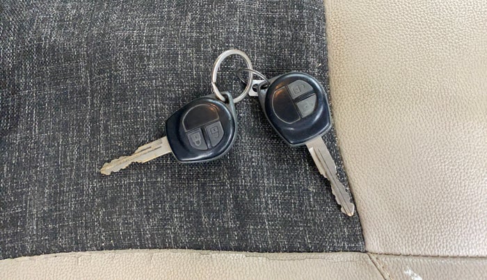 2014 Maruti Swift Dzire VXI, Petrol, Manual, 55,655 km, Key Close Up