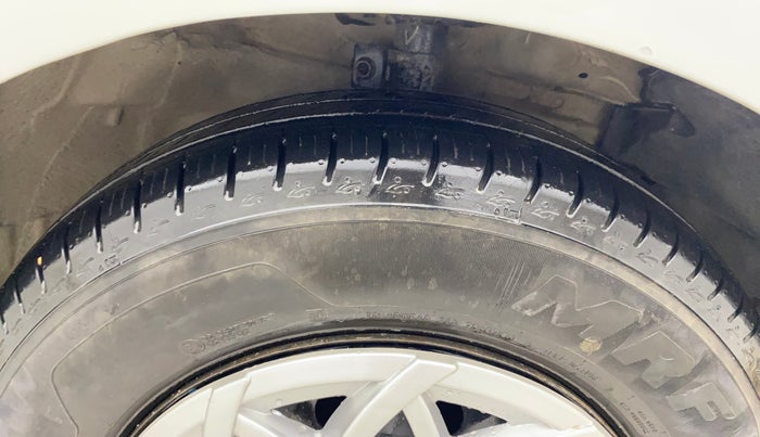 2014 Maruti Swift Dzire VXI, Petrol, Manual, 55,655 km, Right Front Tyre Tread