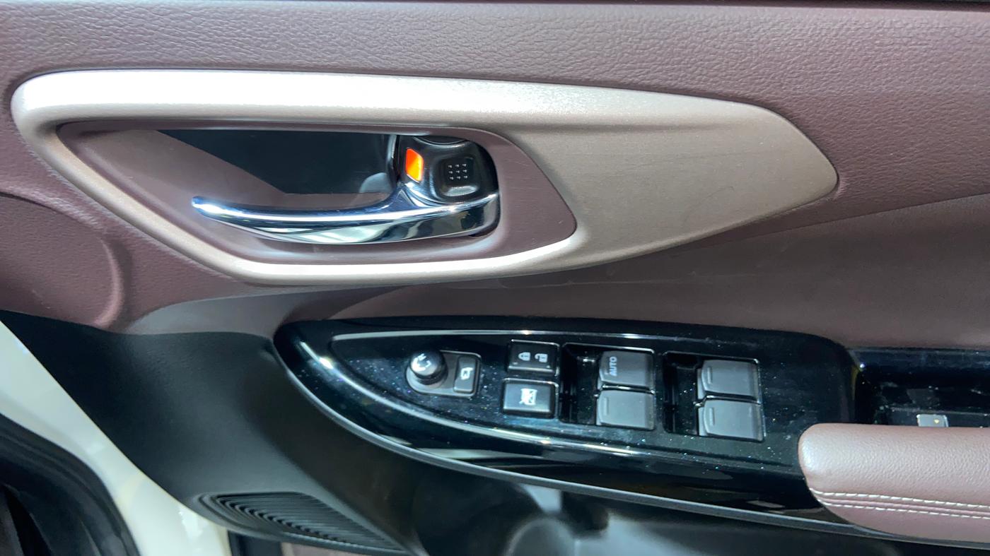 2025 Maruti FRONX ALPHA 1.0 TURBO MT, Petrol, Manual, 6,846 km, Driver Side Door Panels Control