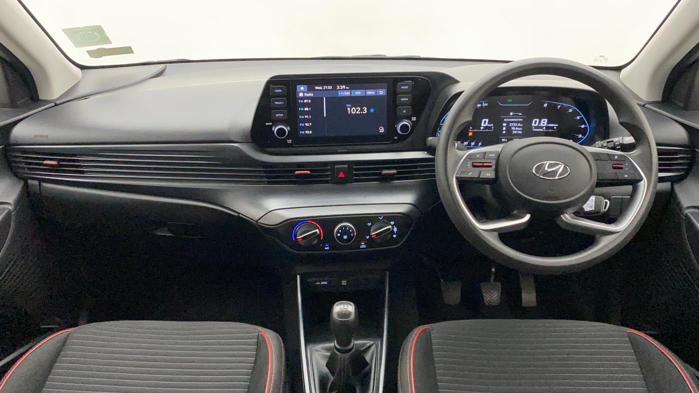 2021 Hyundai NEW I20 SPORTZ 1.2 MT DUAL TONE, Petrol, Manual, 32,732 km, Dashboard