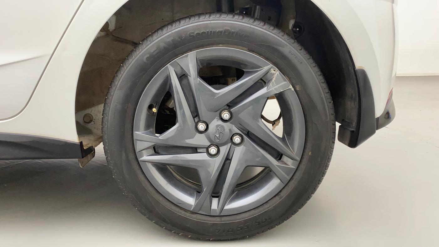2021 Hyundai NEW I20 SPORTZ 1.2 MT DUAL TONE, Petrol, Manual, 32,732 km, Left Rear Wheel