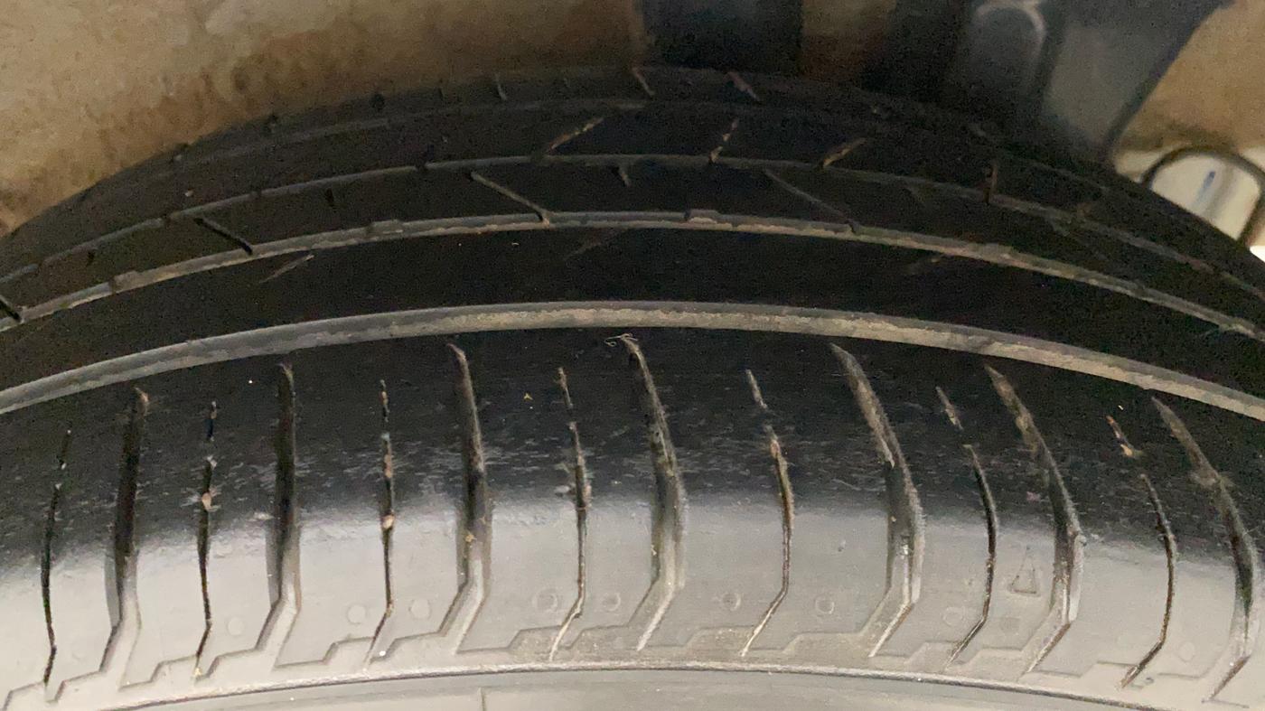 2021 Hyundai NEW I20 SPORTZ 1.2 MT DUAL TONE, Petrol, Manual, 32,732 km, Left Rear Tyre Tread