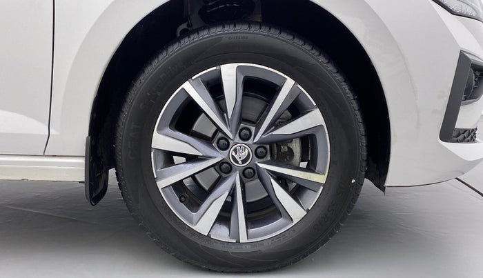 2022 Skoda SLAVIA STYLE 1.0 TSI AT, Petrol, Automatic, 4,479 km, Right Front Wheel