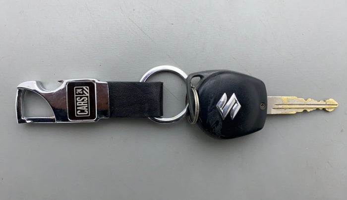 2017 Maruti IGNIS DELTA 1.2 K12, Petrol, Manual, 70,330 km, Key Close Up