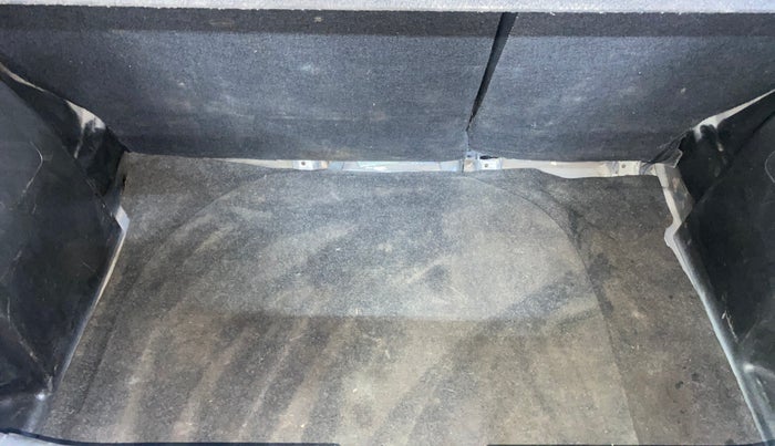 2018 Maruti Baleno DELTA PETROL 1.2, Petrol, Manual, 1,00,107 km, Boot Inside