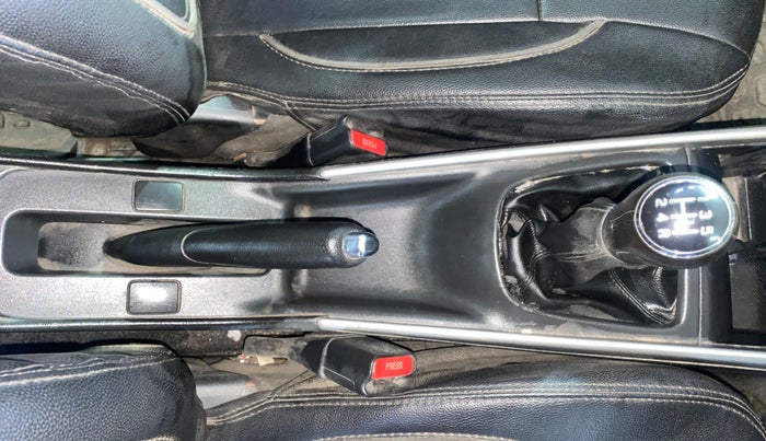 2018 Maruti Baleno DELTA PETROL 1.2, Petrol, Manual, 1,00,107 km, Gear Lever