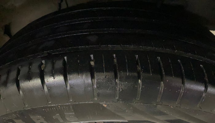 2018 Maruti Baleno DELTA PETROL 1.2, Petrol, Manual, 1,00,107 km, Left Rear Tyre Tread