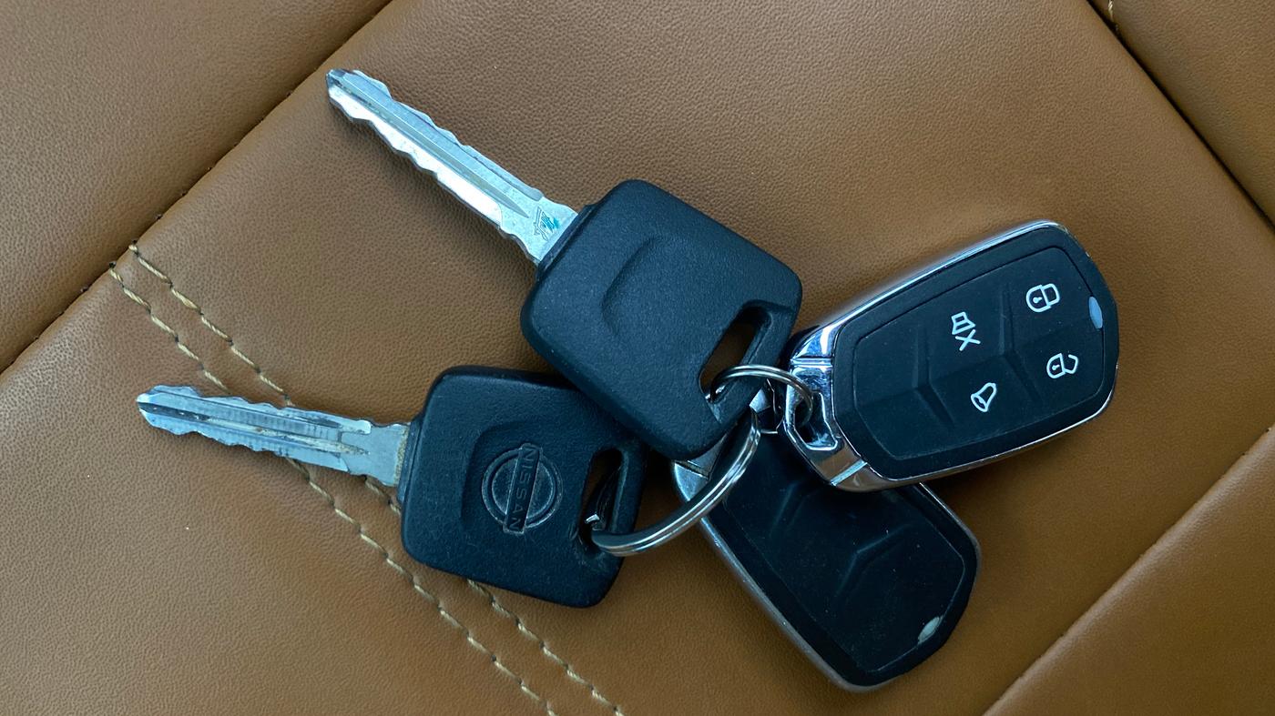 2023 Nissan MAGNITE XE, Petrol, Manual, 23,126 km, Key Close Up