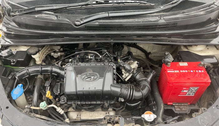 2015 Hyundai i10 SPORTZ 1.1, Petrol, Manual, 37,919 km, Engine View