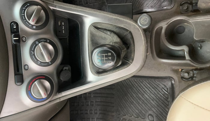 2015 Hyundai i10 SPORTZ 1.1, Petrol, Manual, 37,919 km, Gear Lever