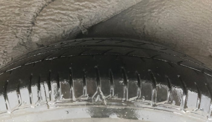 2015 Hyundai i10 SPORTZ 1.1, Petrol, Manual, 37,919 km, Left Rear Tyre Tread