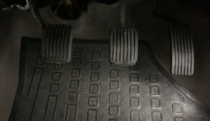 2015 Hyundai i10 SPORTZ 1.1, Petrol, Manual, 37,919 km, Pedals