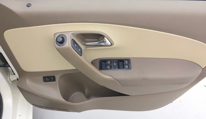 2014 Skoda Rapid 1.5 TDI CR AMBITION PLUS, Diesel, Manual, 83,171 km, Driver Side Door Panels Control