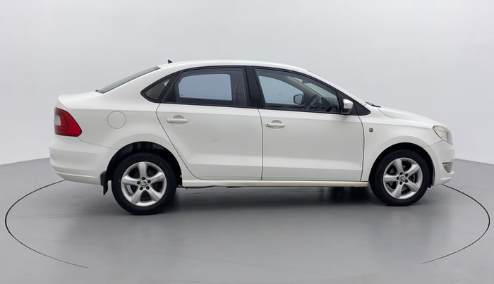 2014 Skoda Rapid 1.5 TDI CR AMBITION PLUS, Diesel, Manual, 83,171 km, Right Side View