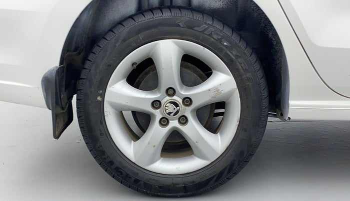 2014 Skoda Rapid 1.5 TDI CR AMBITION PLUS, Diesel, Manual, 83,171 km, Right Rear Wheel