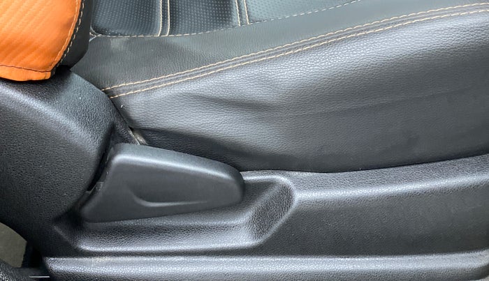 2018 Renault Kwid RXT 1.0 EASY-R  AT, Petrol, Automatic, 10,025 km, Driver Side Adjustment Panel