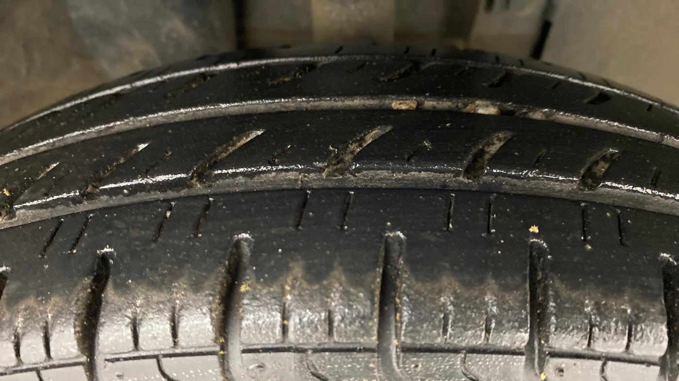 2018 Renault Kwid RXT 1.0 EASY-R  AT, Petrol, Automatic, 10,025 km, Right Front Tyre Tread