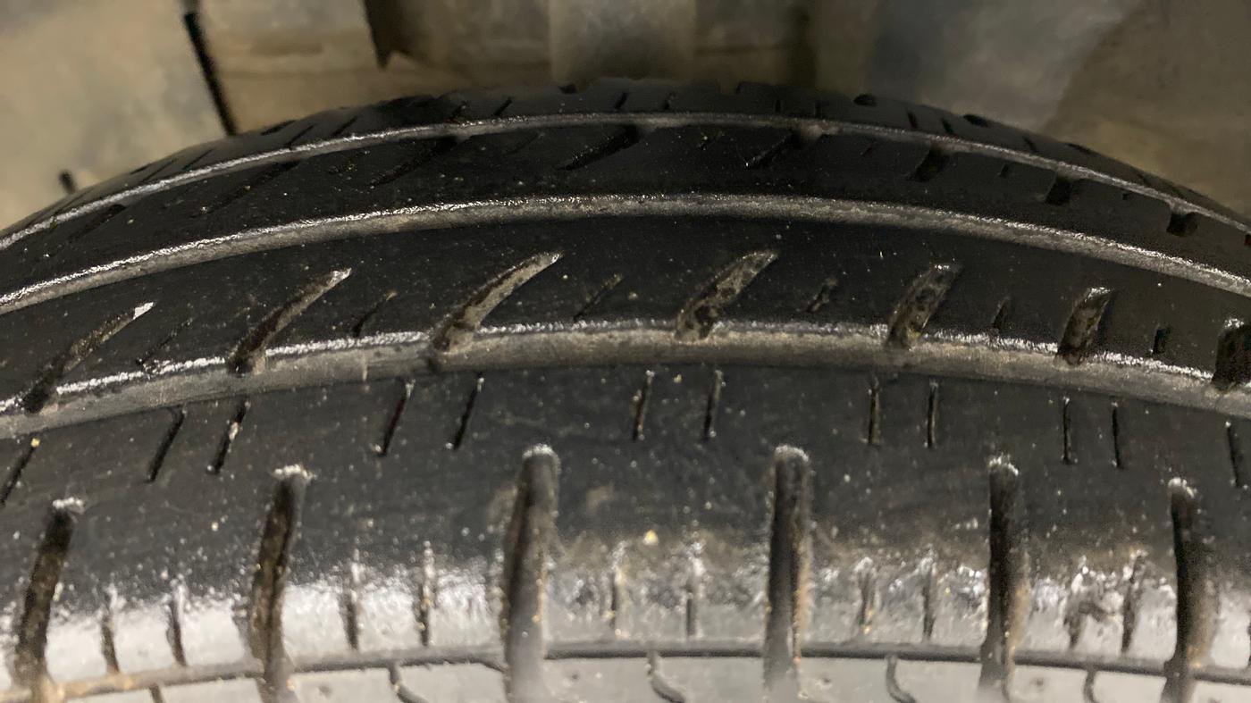 2018 Renault Kwid RXT 1.0 EASY-R  AT, Petrol, Automatic, 10,025 km, Left Front Tyre Tread
