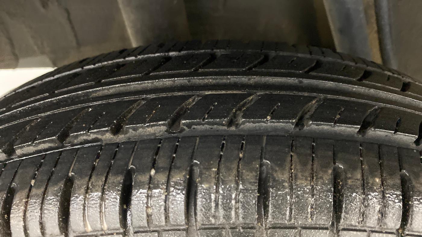 2018 Renault Kwid RXT 1.0 EASY-R  AT, Petrol, Automatic, 10,025 km, Right Rear Tyre Tread