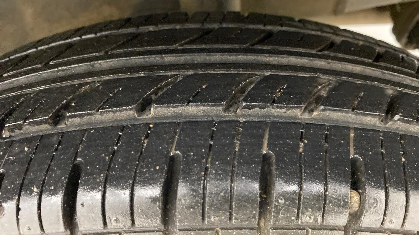 2018 Renault Kwid RXT 1.0 EASY-R  AT, Petrol, Automatic, 10,025 km, Left Rear Tyre Tread