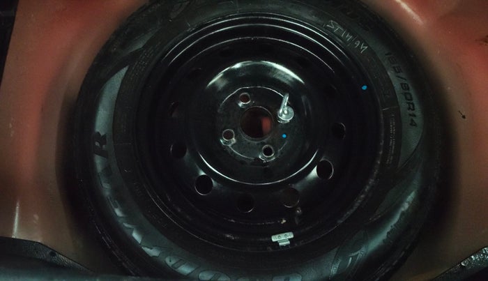 2013 Maruti Swift VXI, Petrol, Manual, 77,175 km, Spare Tyre