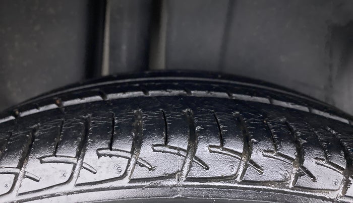 2016 Maruti Ciaz ZXI AT, Petrol, Automatic, 44,476 km, Right Rear Tyre Tread