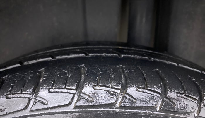 2016 Maruti Ciaz ZXI AT, Petrol, Automatic, 44,476 km, Left Rear Tyre Tread