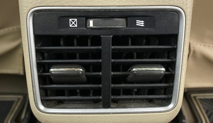 2016 Maruti Ciaz ZXI AT, Petrol, Automatic, 44,476 km, Rear AC Vents