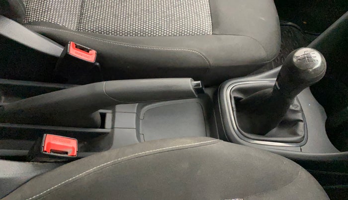 2016 Volkswagen Polo COMFORTLINE 1.2L, Petrol, Manual, 90,261 km, Gear Lever