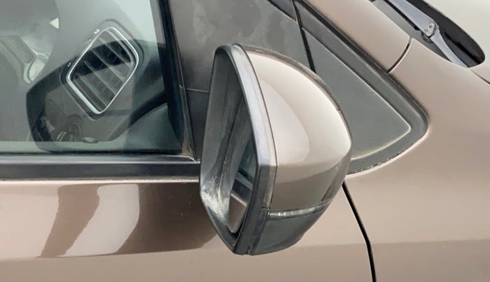 2016 Volkswagen Polo COMFORTLINE 1.2L, Petrol, Manual, 90,261 km, Right rear-view mirror - Mirror movement not proper